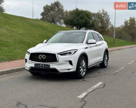 Белый Инфинити QX50, объемом двигателя 2 л и пробегом 81 тыс. км за 21900 $, фото 7 на Automoto.ua