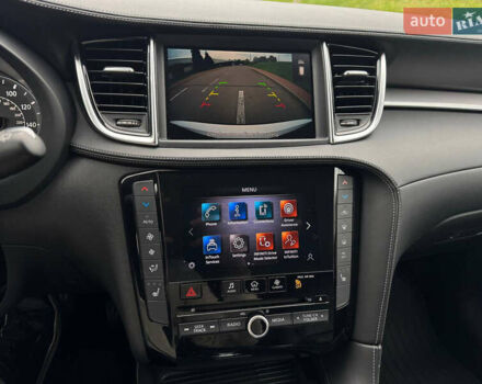 Белый Инфинити QX50, объемом двигателя 2 л и пробегом 81 тыс. км за 21900 $, фото 28 на Automoto.ua