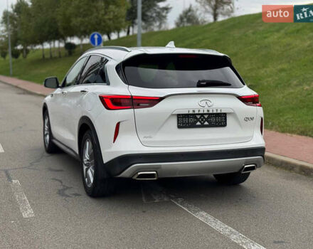 Белый Инфинити QX50, объемом двигателя 2 л и пробегом 81 тыс. км за 21900 $, фото 10 на Automoto.ua