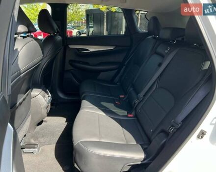 Белый Инфинити QX50, объемом двигателя 2 л и пробегом 75 тыс. км за 25490 $, фото 8 на Automoto.ua