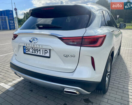 Белый Инфинити QX50, объемом двигателя 2 л и пробегом 74 тыс. км за 29700 $, фото 11 на Automoto.ua
