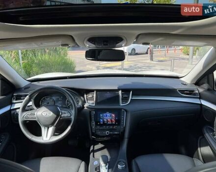 Белый Инфинити QX50, объемом двигателя 2 л и пробегом 75 тыс. км за 25490 $, фото 25 на Automoto.ua