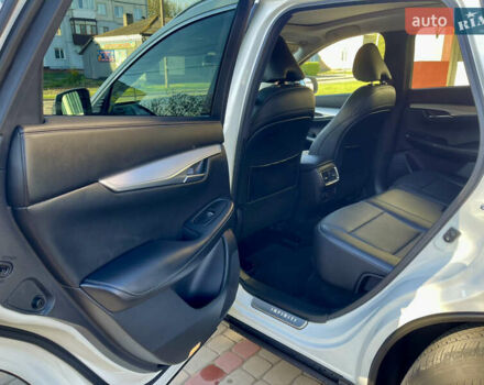 Белый Инфинити QX50, объемом двигателя 2 л и пробегом 74 тыс. км за 29700 $, фото 20 на Automoto.ua