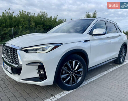 Белый Инфинити QX50, объемом двигателя 2 л и пробегом 74 тыс. км за 29700 $, фото 10 на Automoto.ua