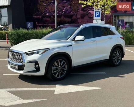 Белый Инфинити QX50, объемом двигателя 2 л и пробегом 75 тыс. км за 25490 $, фото 3 на Automoto.ua