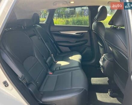 Белый Инфинити QX50, объемом двигателя 2 л и пробегом 75 тыс. км за 25490 $, фото 10 на Automoto.ua