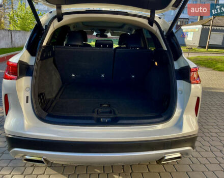 Белый Инфинити QX50, объемом двигателя 2 л и пробегом 74 тыс. км за 29700 $, фото 21 на Automoto.ua