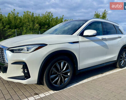 Белый Инфинити QX50, объемом двигателя 2 л и пробегом 74 тыс. км за 29700 $, фото 6 на Automoto.ua