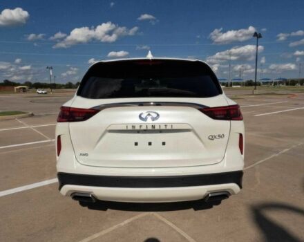 Белый Инфинити QX50, объемом двигателя 2 л и пробегом 26 тыс. км за 6300 $, фото 5 на Automoto.ua