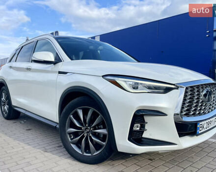 Белый Инфинити QX50, объемом двигателя 2 л и пробегом 74 тыс. км за 29700 $, фото 4 на Automoto.ua