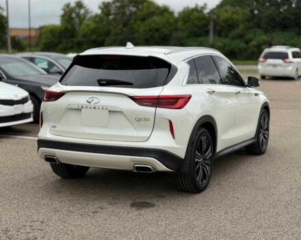 Белый Инфинити QX50, объемом двигателя 2 л и пробегом 14 тыс. км за 6300 $, фото 7 на Automoto.ua