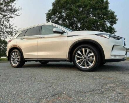 Белый Инфинити QX50, объемом двигателя 2 л и пробегом 56 тыс. км за 7300 $, фото 2 на Automoto.ua