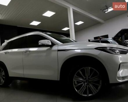 Белый Инфинити QX50, объемом двигателя 1.99 л и пробегом 38 тыс. км за 28999 $, фото 1 на Automoto.ua