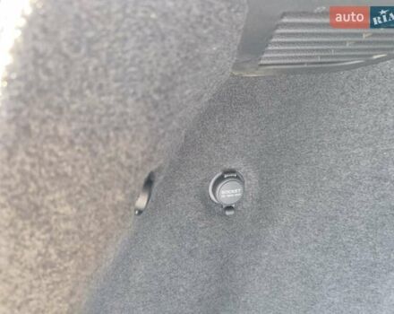 Белый Инфинити QX50, объемом двигателя 2 л и пробегом 14 тыс. км за 29800 $, фото 214 на Automoto.ua