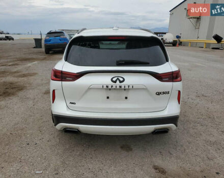 Белый Инфинити QX50, объемом двигателя 2 л и пробегом 66 тыс. км за 20600 $, фото 5 на Automoto.ua