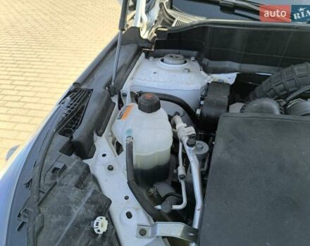 Белый Инфинити QX50, объемом двигателя 2 л и пробегом 14 тыс. км за 29800 $, фото 266 на Automoto.ua