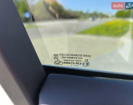 Белый Инфинити QX50, объемом двигателя 2 л и пробегом 14 тыс. км за 29800 $, фото 225 на Automoto.ua