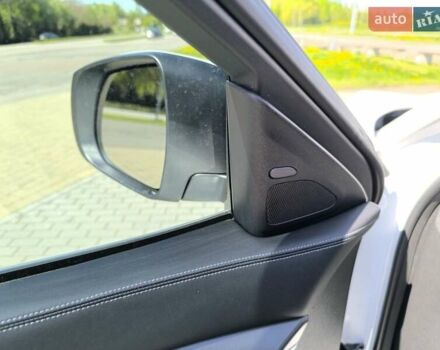 Белый Инфинити QX50, объемом двигателя 2 л и пробегом 14 тыс. км за 29800 $, фото 332 на Automoto.ua