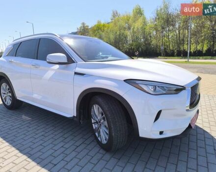 Белый Инфинити QX50, объемом двигателя 2 л и пробегом 14 тыс. км за 29800 $, фото 319 на Automoto.ua