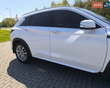 Белый Инфинити QX50, объемом двигателя 2 л и пробегом 14 тыс. км за 29800 $, фото 35 на Automoto.ua