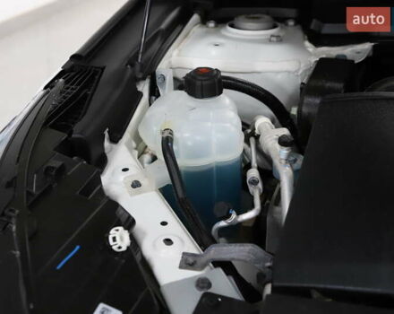 Белый Инфинити QX50, объемом двигателя 1.99 л и пробегом 38 тыс. км за 28999 $, фото 85 на Automoto.ua