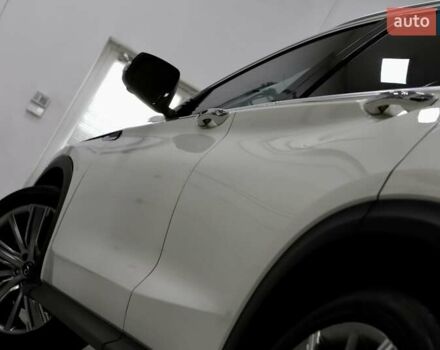 Белый Инфинити QX50, объемом двигателя 1.99 л и пробегом 38 тыс. км за 28999 $, фото 47 на Automoto.ua