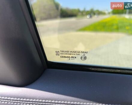 Белый Инфинити QX50, объемом двигателя 2 л и пробегом 14 тыс. км за 29800 $, фото 100 на Automoto.ua