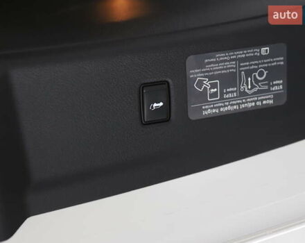 Белый Инфинити QX50, объемом двигателя 1.99 л и пробегом 38 тыс. км за 28999 $, фото 92 на Automoto.ua