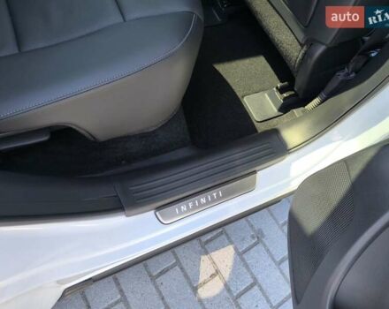 Белый Инфинити QX50, объемом двигателя 2 л и пробегом 14 тыс. км за 29800 $, фото 130 на Automoto.ua