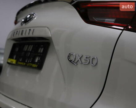 Белый Инфинити QX50, объемом двигателя 1.99 л и пробегом 38 тыс. км за 28999 $, фото 42 на Automoto.ua