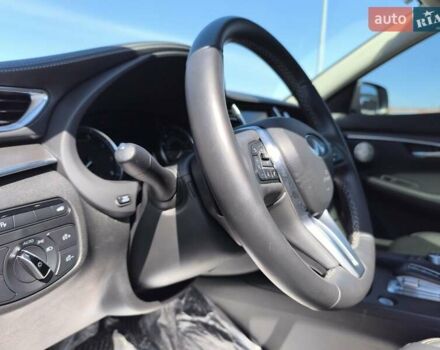 Белый Инфинити QX50, объемом двигателя 2 л и пробегом 14 тыс. км за 29800 $, фото 336 на Automoto.ua