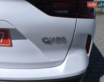 Белый Инфинити QX50, объемом двигателя 2 л и пробегом 14 тыс. км за 29800 $, фото 26 на Automoto.ua