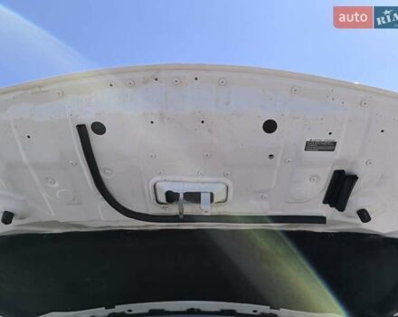 Белый Инфинити QX50, объемом двигателя 2 л и пробегом 14 тыс. км за 29800 $, фото 280 на Automoto.ua