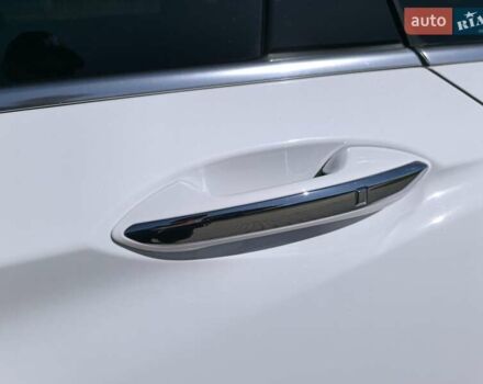 Белый Инфинити QX50, объемом двигателя 2 л и пробегом 14 тыс. км за 29800 $, фото 268 на Automoto.ua