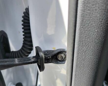 Белый Инфинити QX50, объемом двигателя 2 л и пробегом 14 тыс. км за 29800 $, фото 140 на Automoto.ua