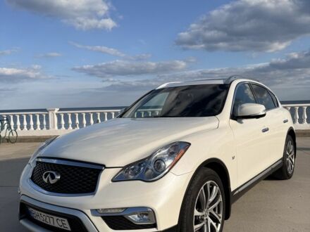 Белый Инфинити QX50, объемом двигателя 3.7 л и пробегом 134 тыс. км за 15000 $, фото 1 на Automoto.ua