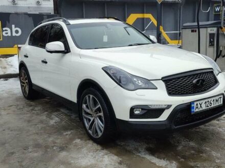 Белый Инфинити QX50, объемом двигателя 3.7 л и пробегом 100 тыс. км за 14000 $, фото 1 на Automoto.ua
