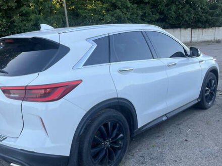 Білий Інфініті QX50, об'ємом двигуна 2 л та пробігом 77 тис. км за 18599 $, фото 1 на Automoto.ua