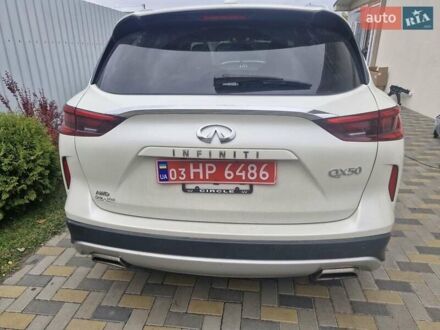 Белый Инфинити QX50, объемом двигателя 2 л и пробегом 95 тыс. км за 19800 $, фото 1 на Automoto.ua