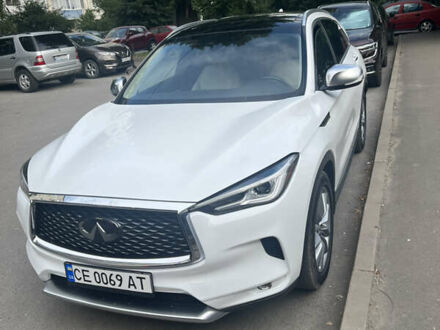 Белый Инфинити QX50, объемом двигателя 2 л и пробегом 107 тыс. км за 27500 $, фото 1 на Automoto.ua