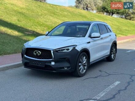Белый Инфинити QX50, объемом двигателя 2 л и пробегом 81 тыс. км за 18500 $, фото 1 на Automoto.ua