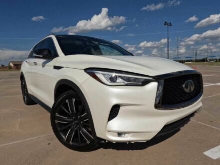 Белый Инфинити QX50, объемом двигателя 2 л и пробегом 26 тыс. км за 6300 $, фото 1 на Automoto.ua