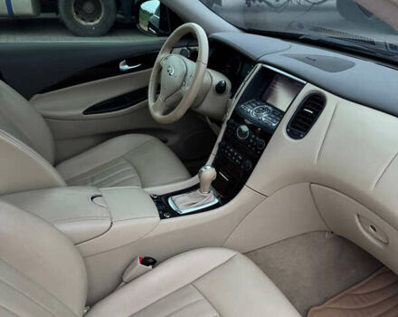 Черный Инфинити QX50, объемом двигателя 2.5 л и пробегом 86 тыс. км за 15000 $, фото 8 на Automoto.ua