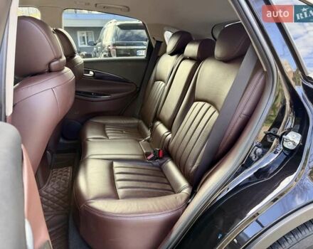 Черный Инфинити QX50, объемом двигателя 3.7 л и пробегом 64 тыс. км за 16800 $, фото 9 на Automoto.ua