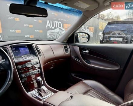 Черный Инфинити QX50, объемом двигателя 3.7 л и пробегом 64 тыс. км за 16800 $, фото 14 на Automoto.ua
