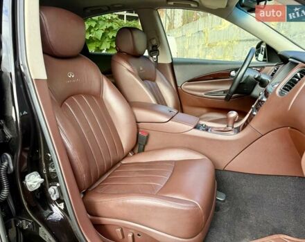 Черный Инфинити QX50, объемом двигателя 3.7 л и пробегом 64 тыс. км за 16800 $, фото 11 на Automoto.ua