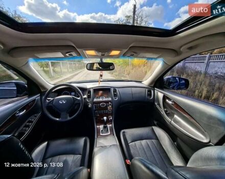 Черный Инфинити QX50, объемом двигателя 3.7 л и пробегом 111 тыс. км за 14000 $, фото 6 на Automoto.ua