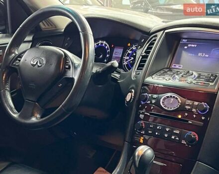 Черный Инфинити QX50, объемом двигателя 3.7 л и пробегом 195 тыс. км за 11800 $, фото 8 на Automoto.ua