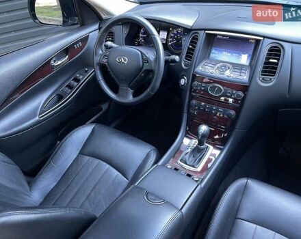 Чорний Інфініті QX50, об'ємом двигуна 3.7 л та пробігом 63 тис. км за 14900 $, фото 48 на Automoto.ua