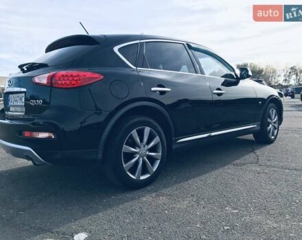 Черный Инфинити QX50, объемом двигателя 3.7 л и пробегом 98 тыс. км за 13800 $, фото 7 на Automoto.ua